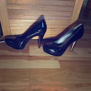 Kenneth Cole Pumps glossy Black